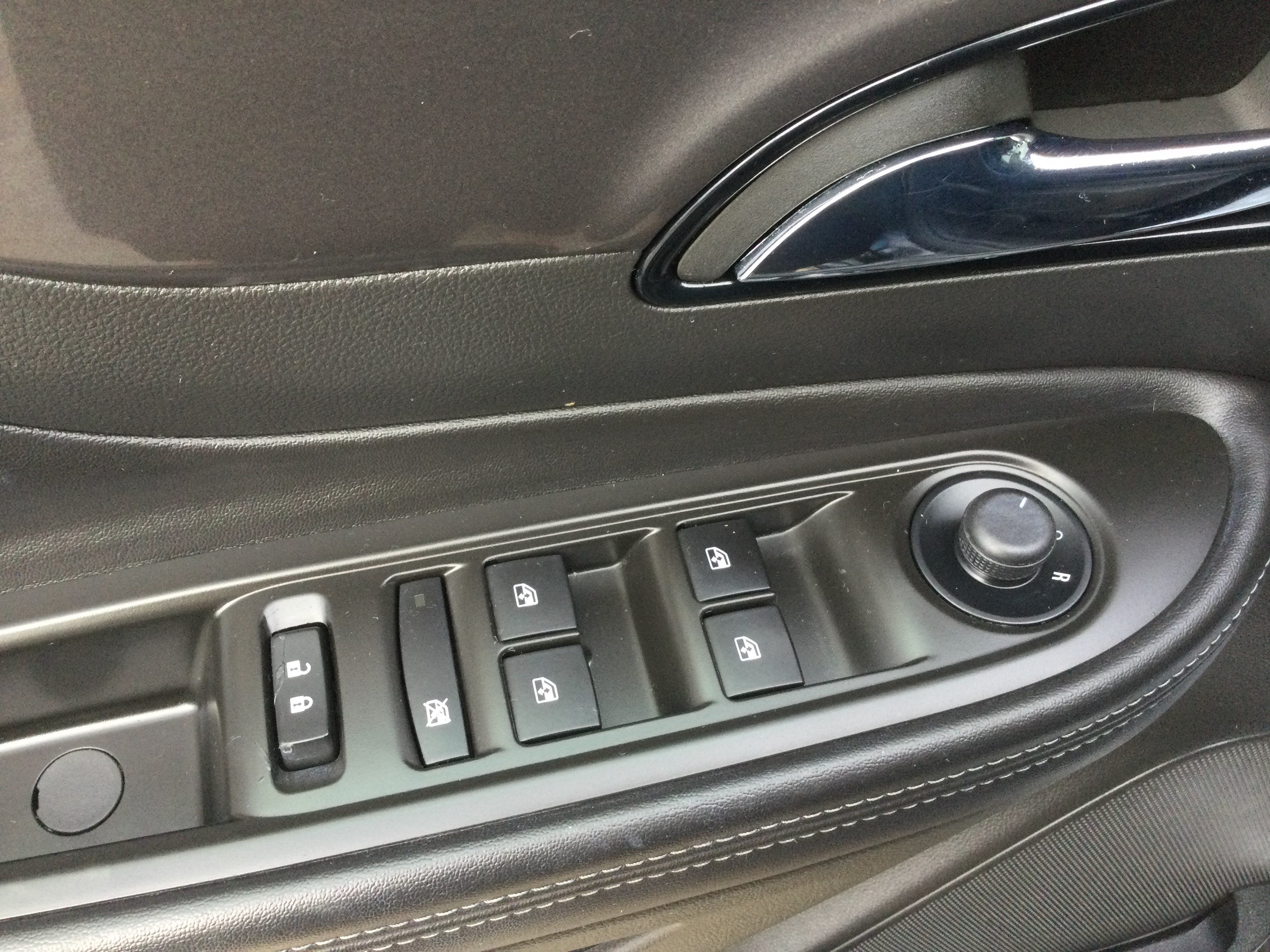 Used 2022 Buick Encore Preferred w/ Safety Package AWD/4WD image 9