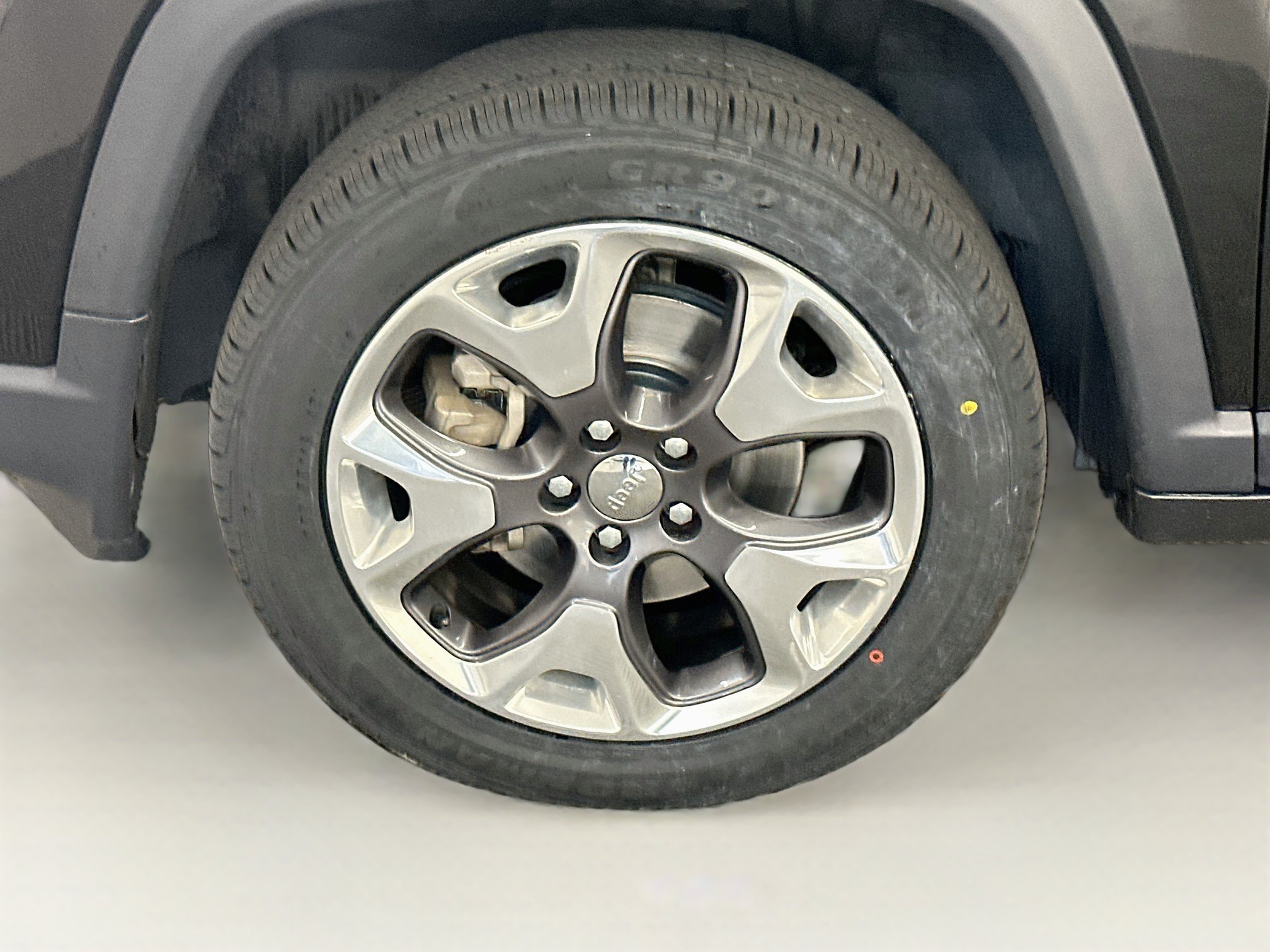 Used 2020 Jeep Compass Limited AWD/4WD image 34