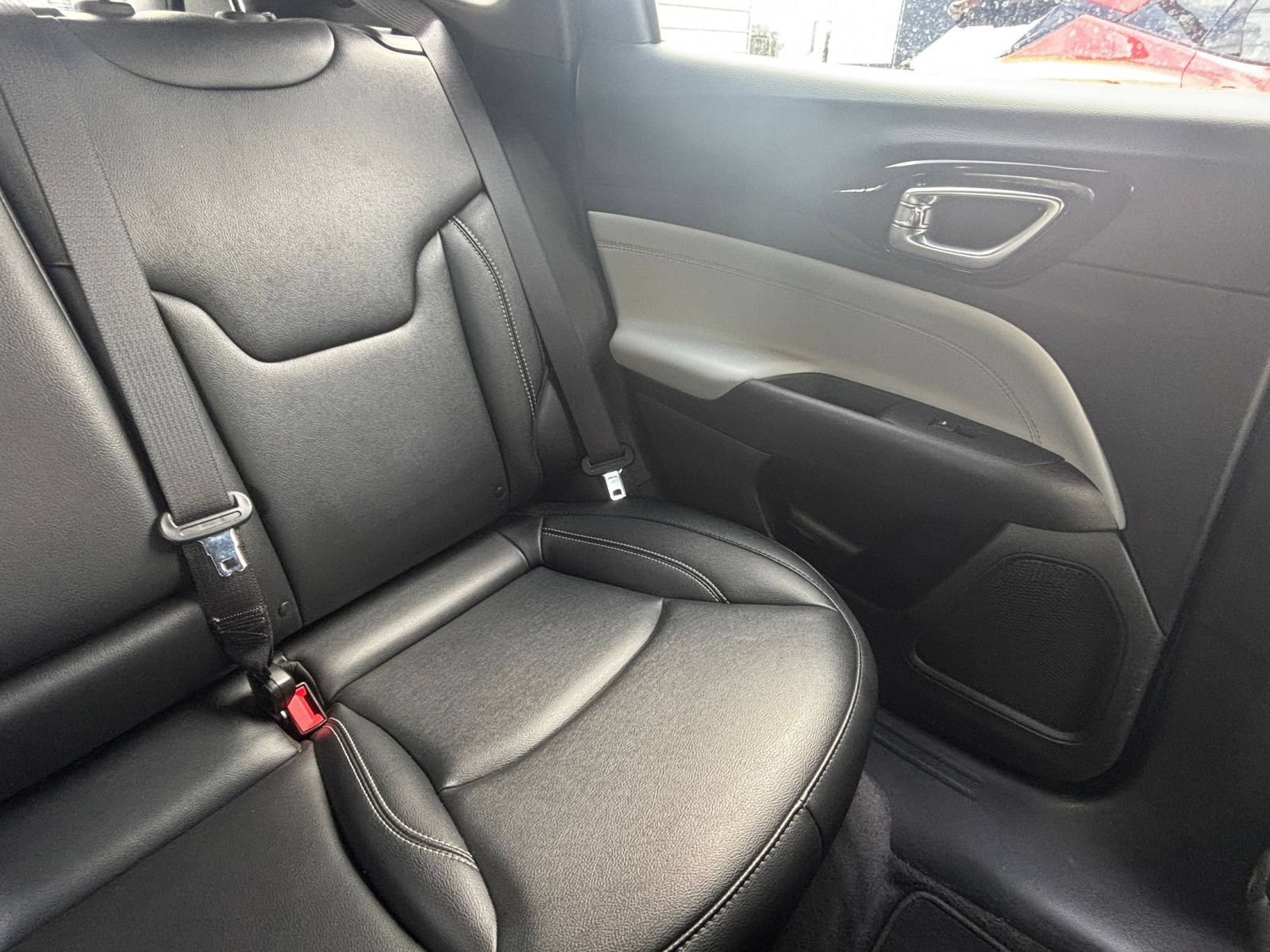 Used 2025 Jeep Compass Limited AWD/4WD image 36