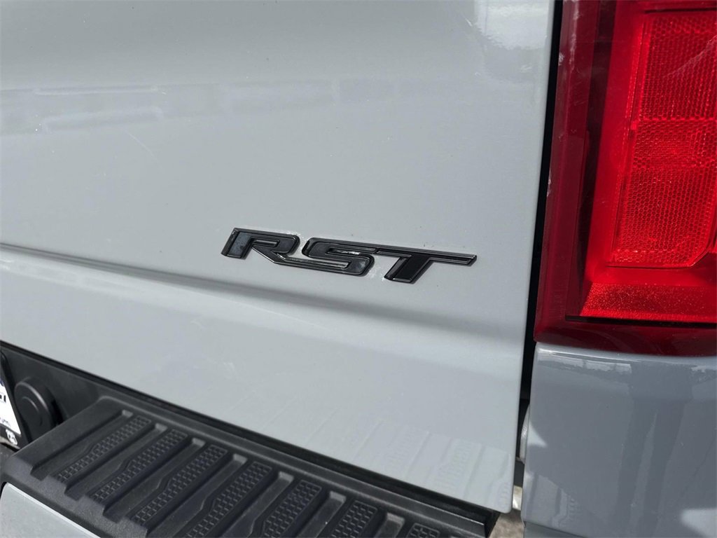 Used 2024 Chevrolet Silverado 1500 RST w/ Z71 Off-Road Package image 5