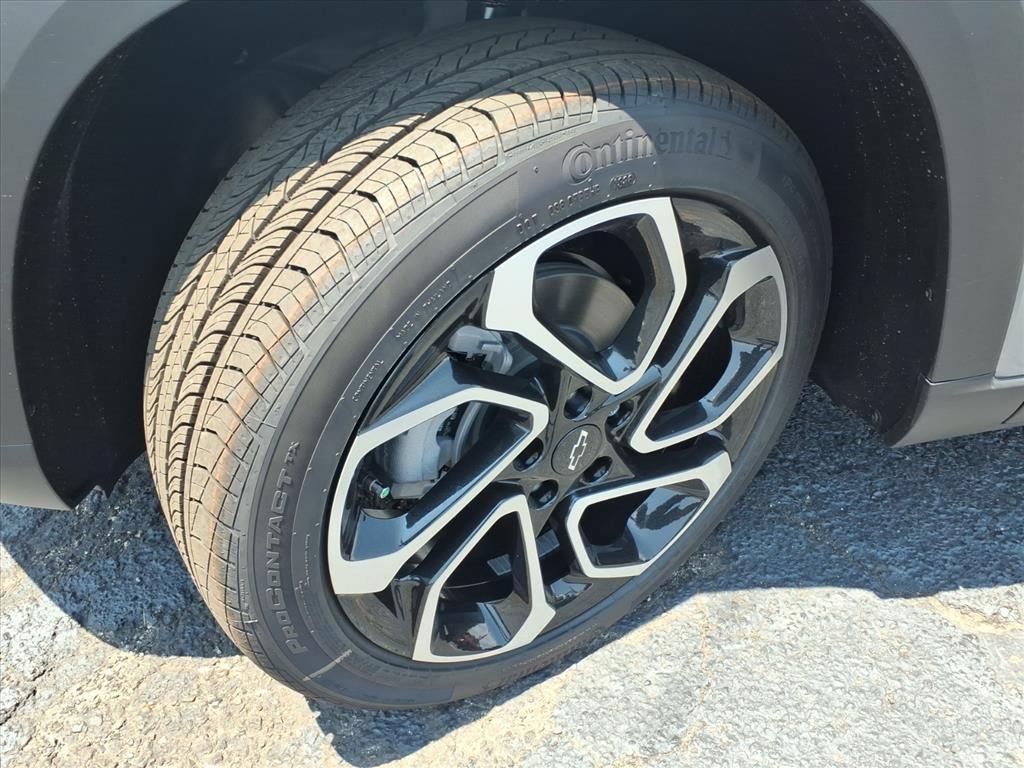 New 2026 Chevrolet Trax RS w/ Driver Confidence Package FWD image 16