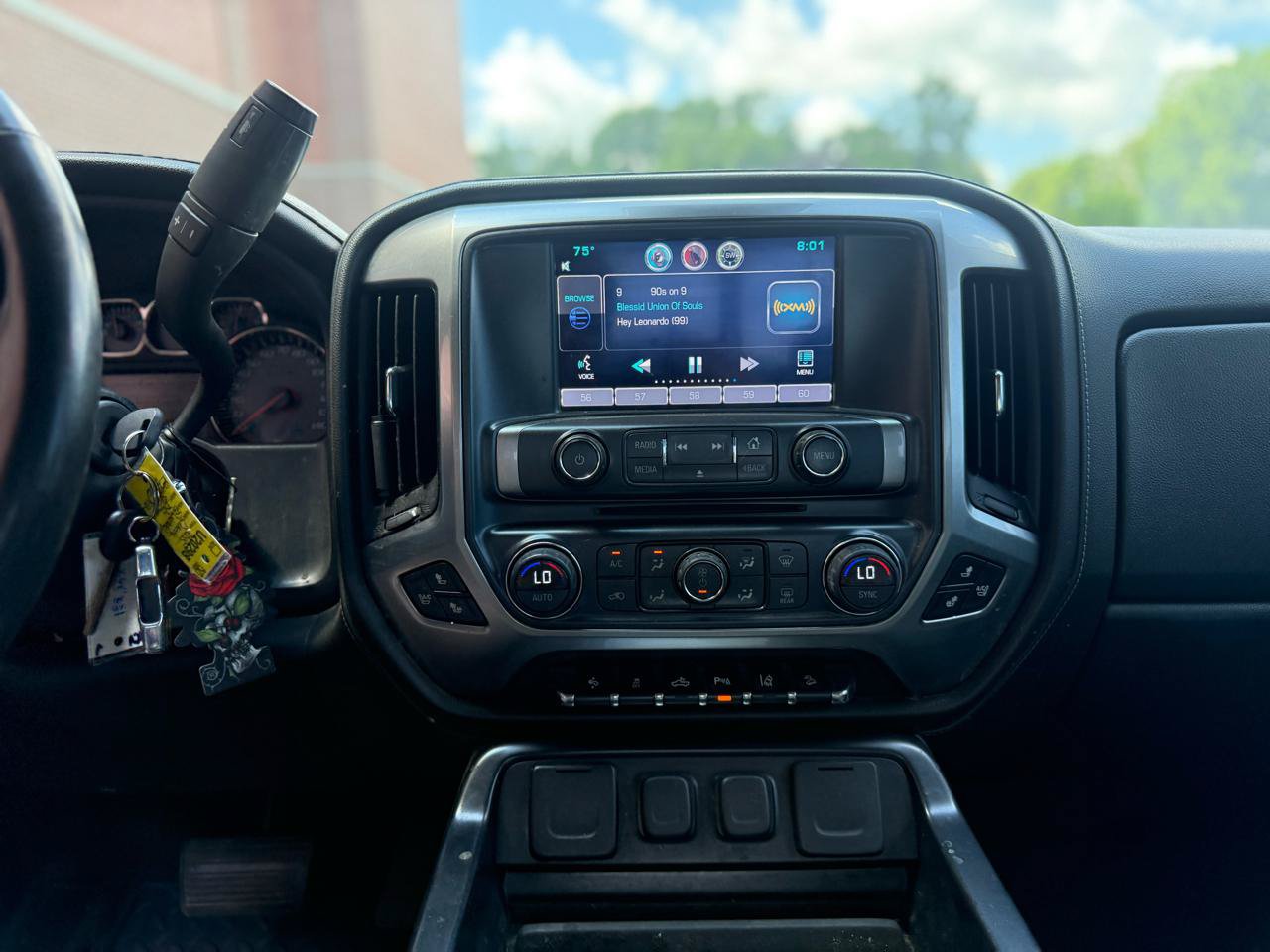 Used 2015 Chevrolet Silverado 1500 LTZ Z71 w/ LTZ Plus Package AWD/4WD image 24