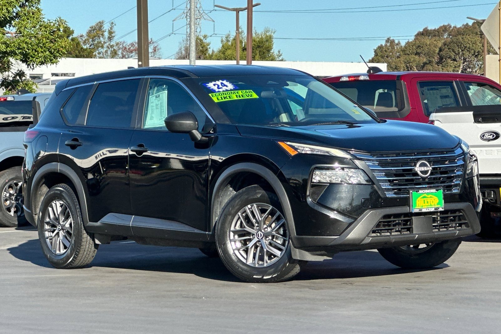 Used 2024 Nissan Rogue S AWD/4WD image 2