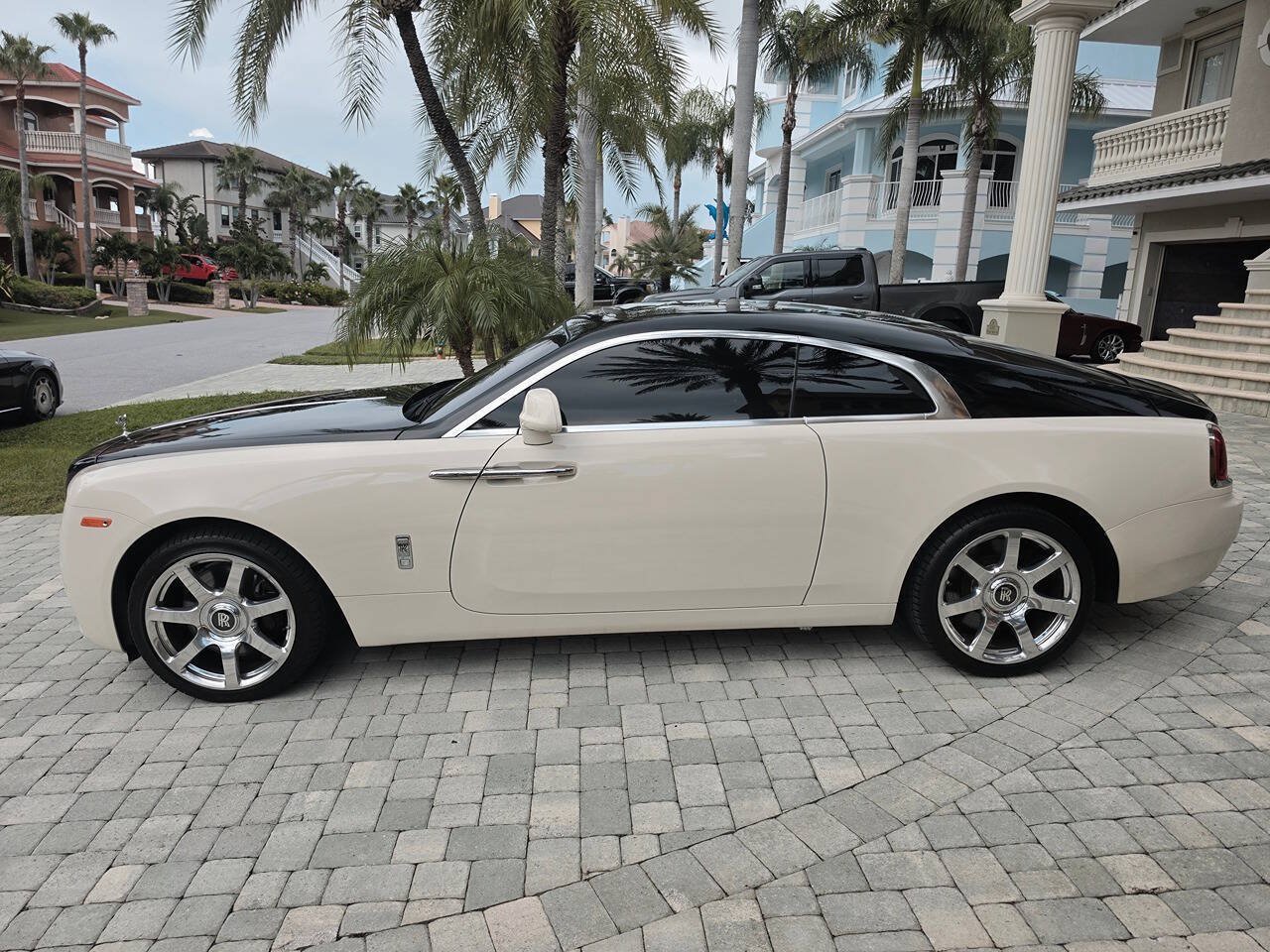 Used 2014 Rolls-Royce Wraith RWD image 30