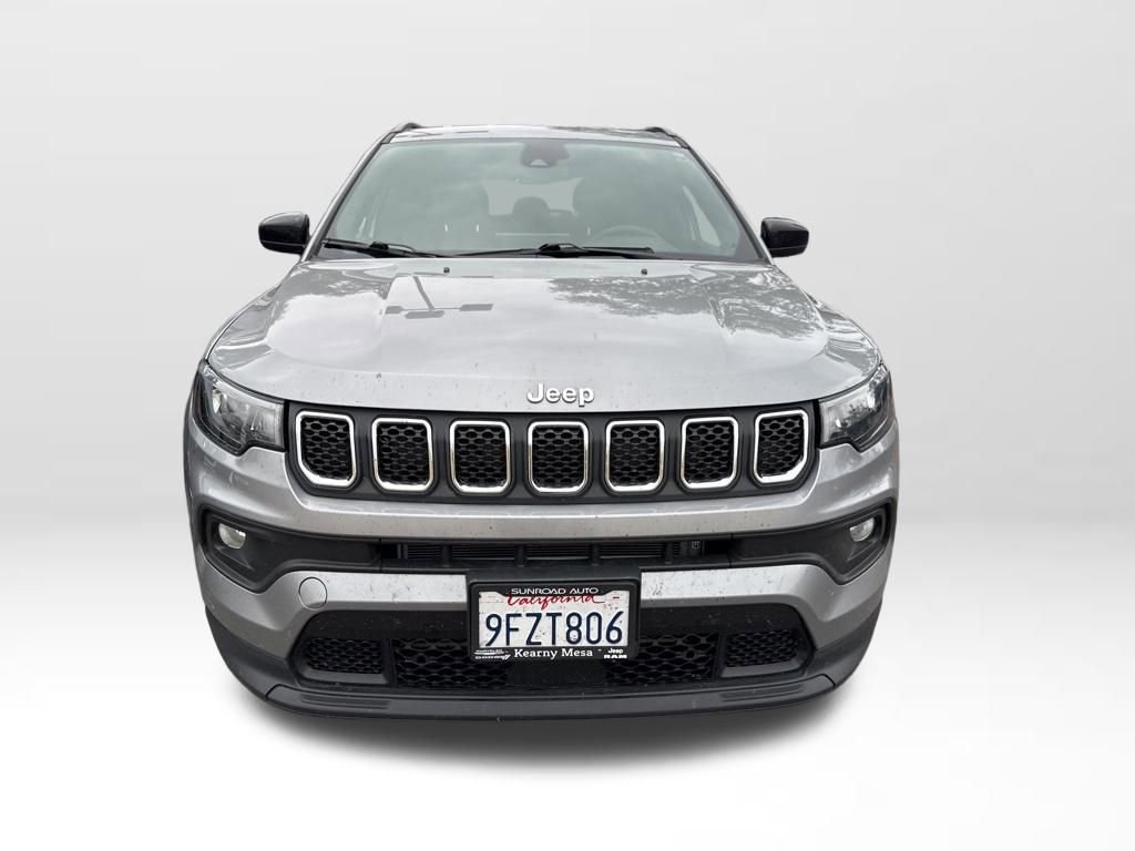 Used 2023 Jeep Compass Latitude image 18