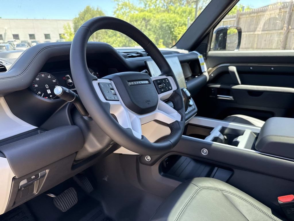 New 2026 Land Rover Defender 110 X-Dynamic SE AWD/4WD image 27