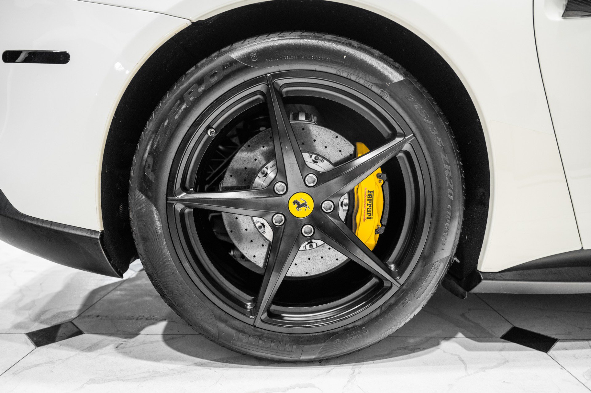 Used 2017 Ferrari F12 Berlinetta RWD image 18