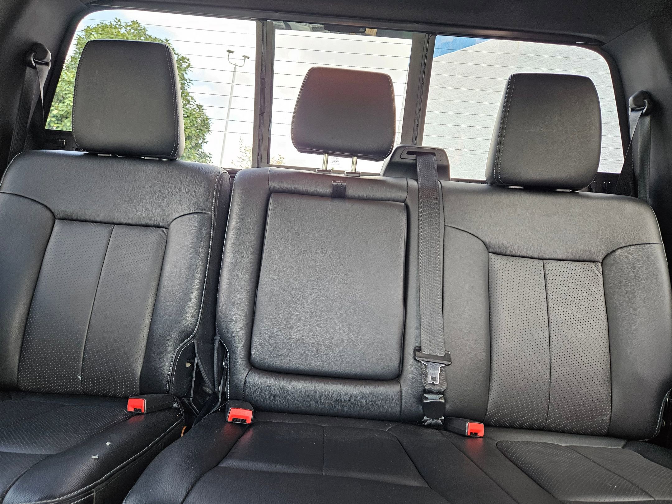 Used 2015 Ford F250 Lariat w/ Lariat Ultimate Package image 24