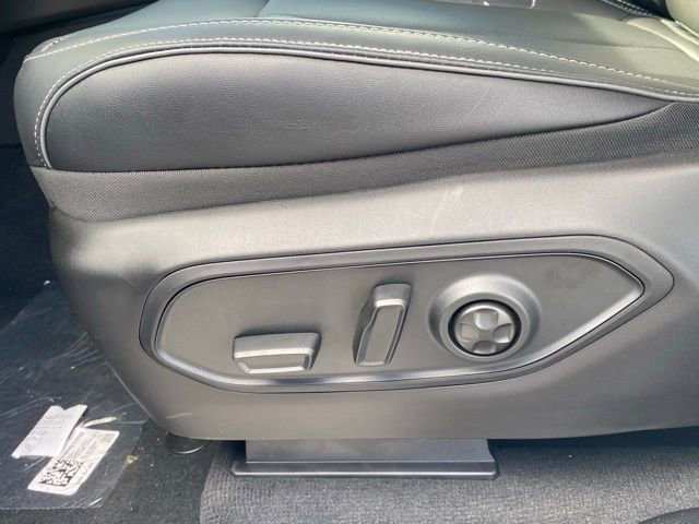 New 2025 Jeep Grand Cherokee L Overland w/ Trailer Tow Package image 16