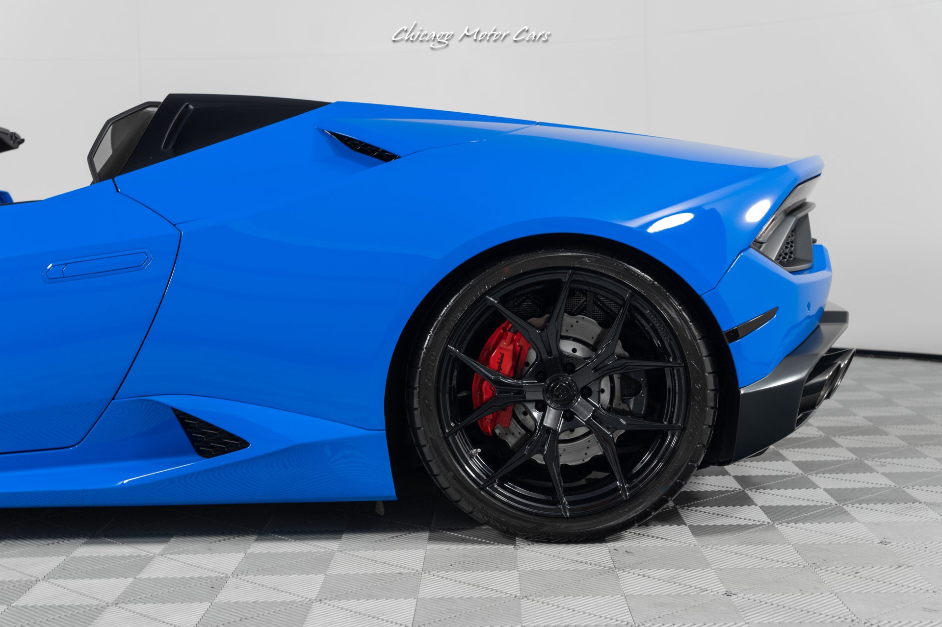 Used 2017 Lamborghini Huracan LP 580-2 RWD image 4