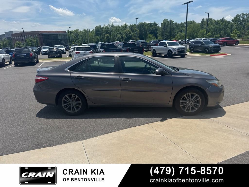 Used 2017 Toyota Camry SE FWD image 9