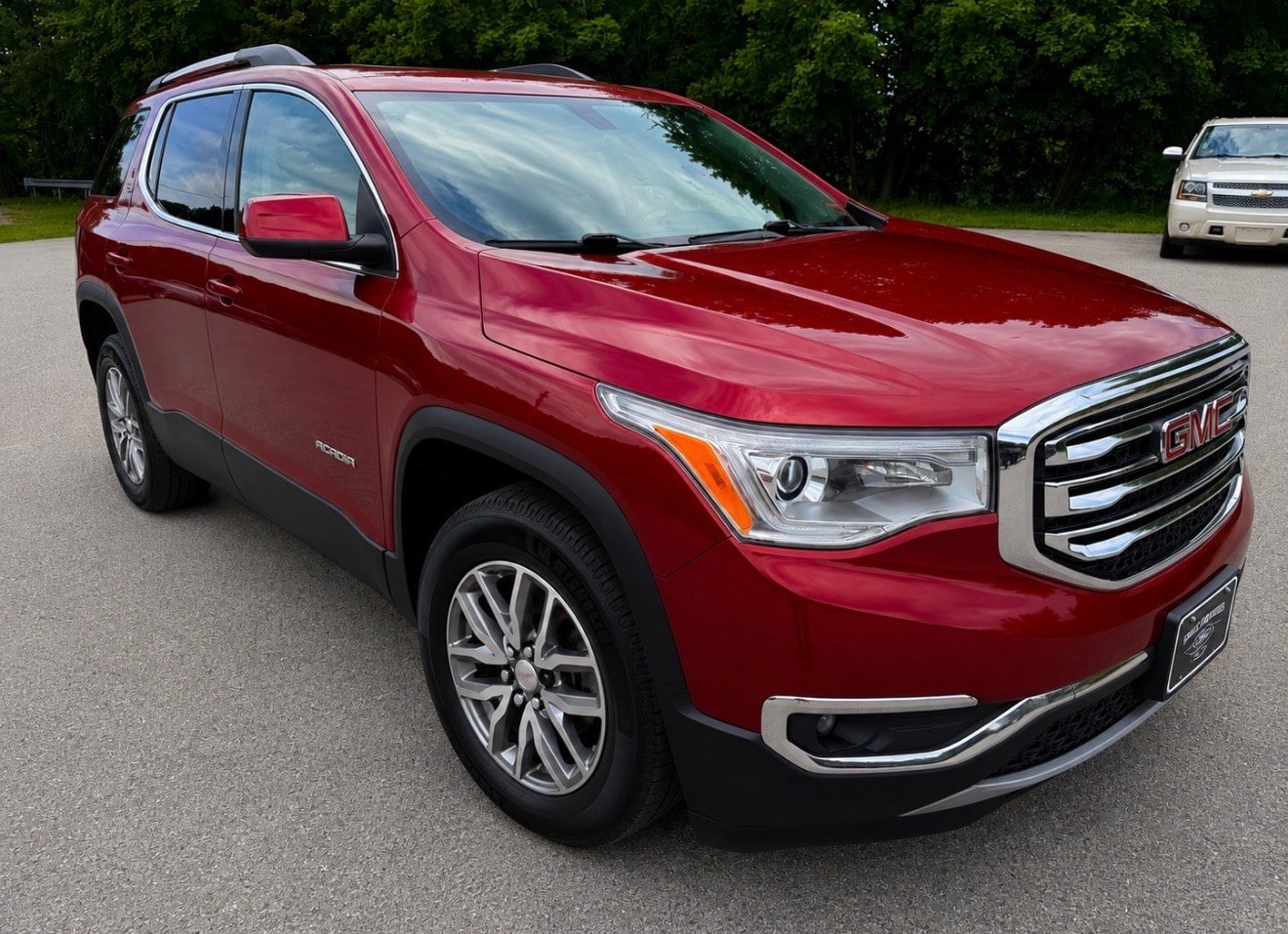 Used 2019 GMC Acadia SLE AWD/4WD image 3