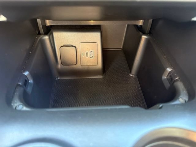 Certified 2025 Ford Explorer Active w/ Active Comfort Package AWD/4WD image 40