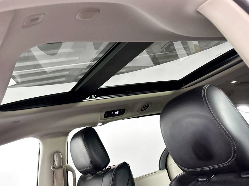 Used 2018 Chrysler Pacifica Limited FWD image 19