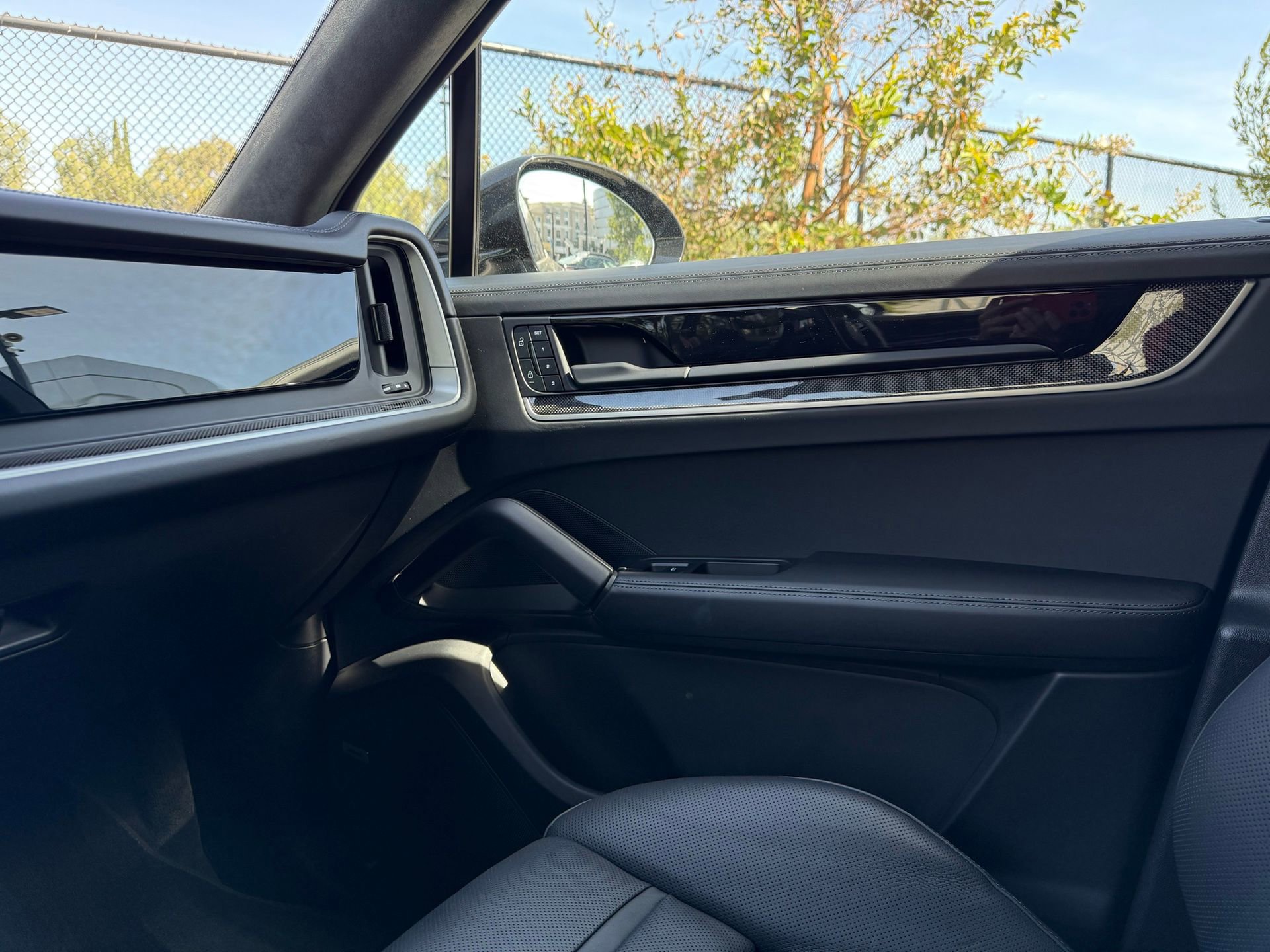 Certified 2025 Porsche Cayenne Turbo image 22