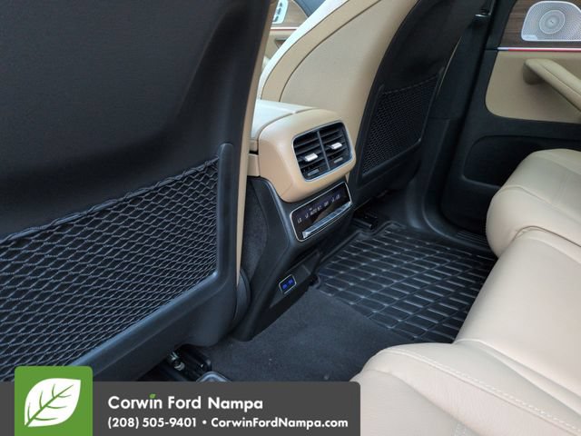 Used 2025 Mercedes-Benz GLS 450 4MATIC image 28