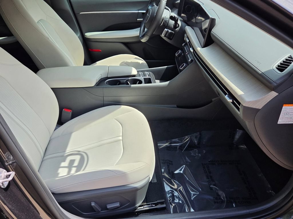 Used 2025 Hyundai Sonata SEL FWD image 18