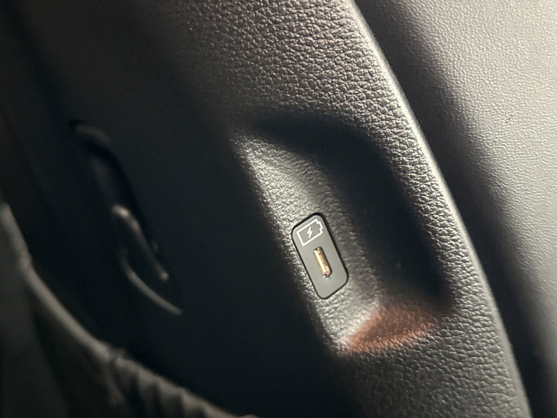 Used 2023 Kia Telluride LX image 21