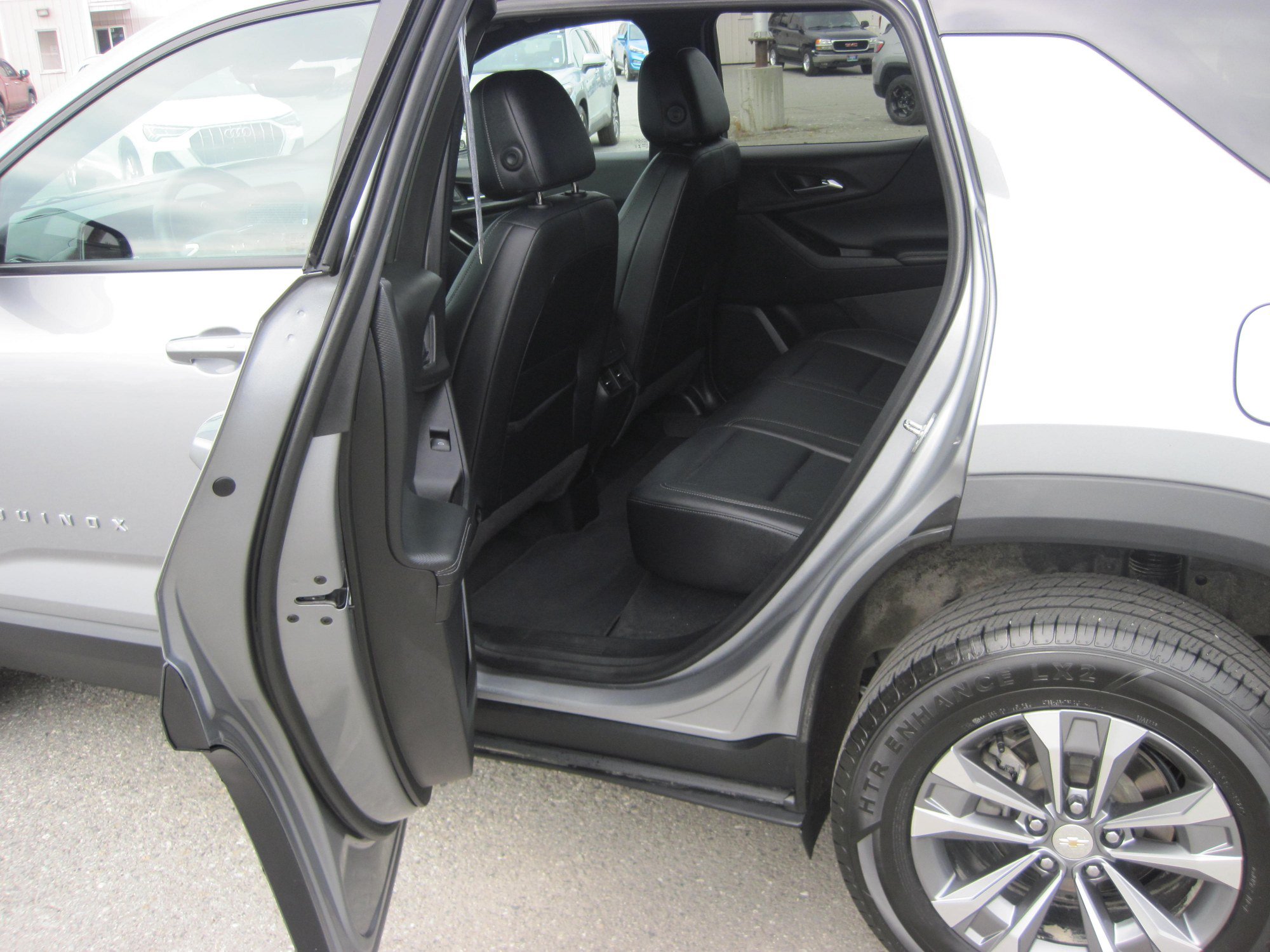 Used 2025 Chevrolet Equinox LT w/ Convenience Package II AWD/4WD image 8