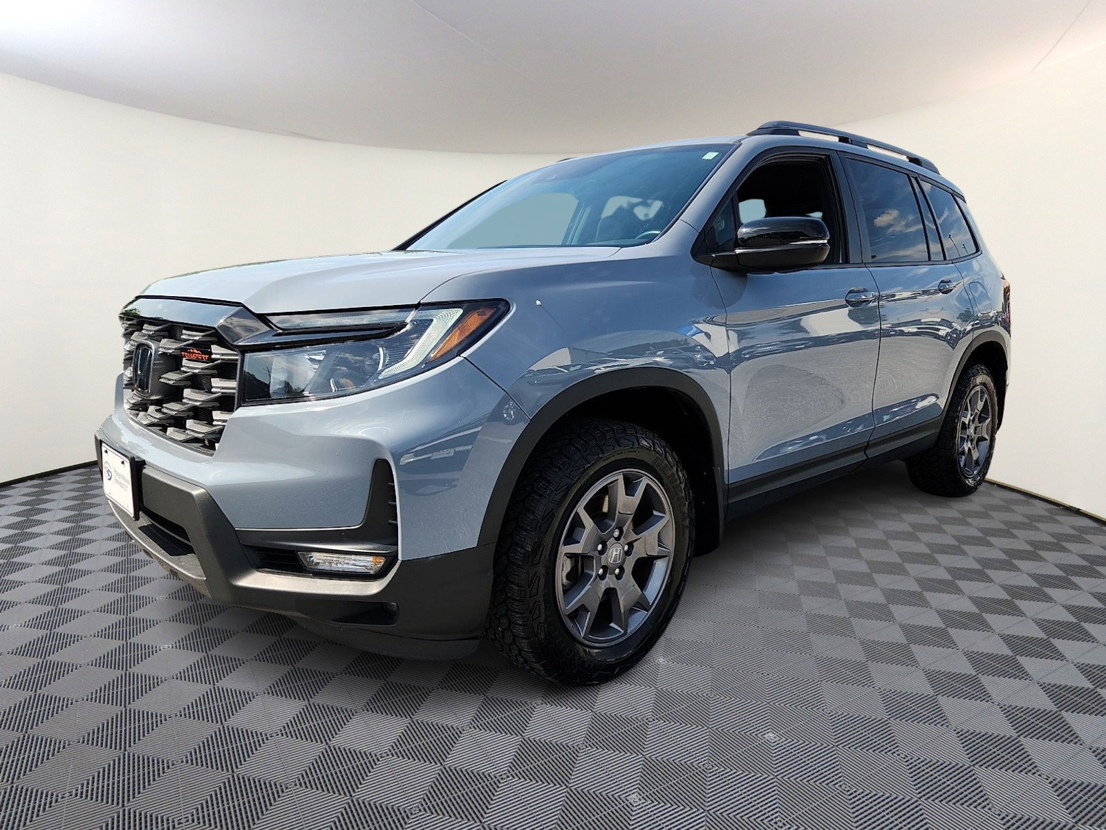 Used 2024 Honda Passport TrailSport image 3