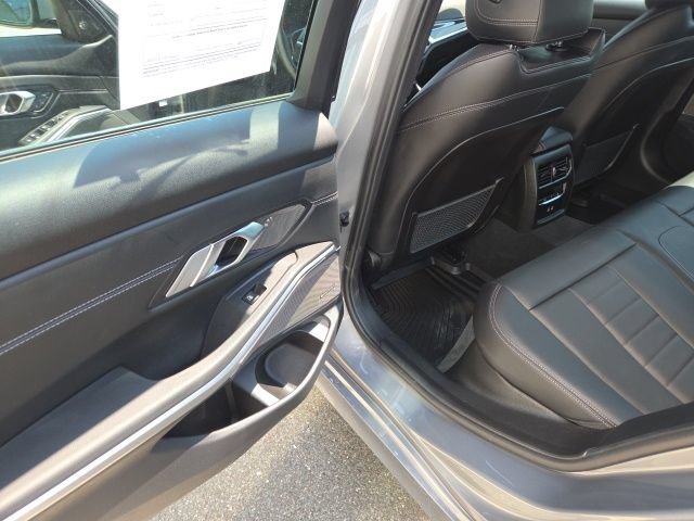 Used 2023 BMW 330i xDrive Sedan w/ Premium Package AWD/4WD image 16