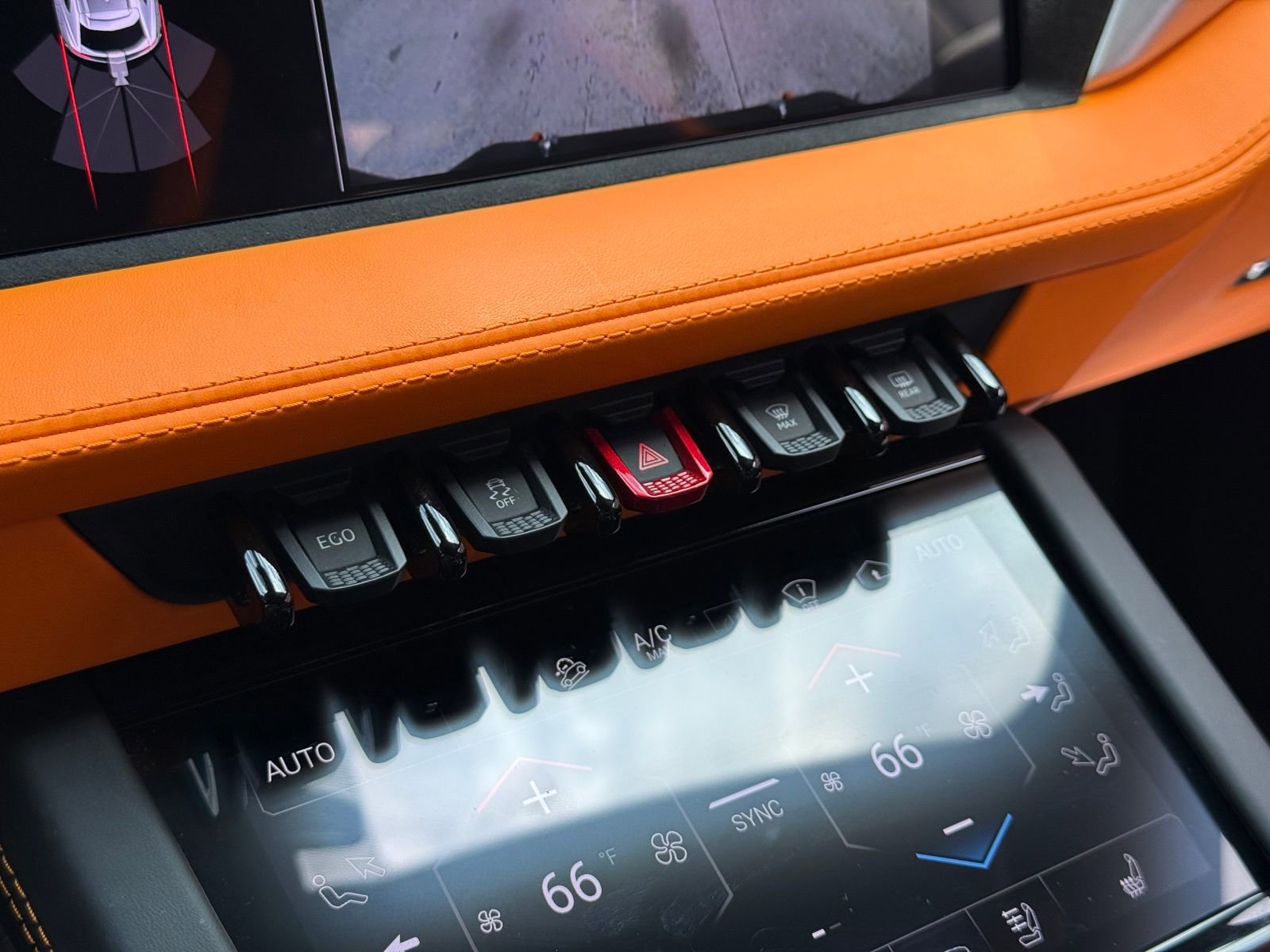Used 2025 Lamborghini Urus SE image 30