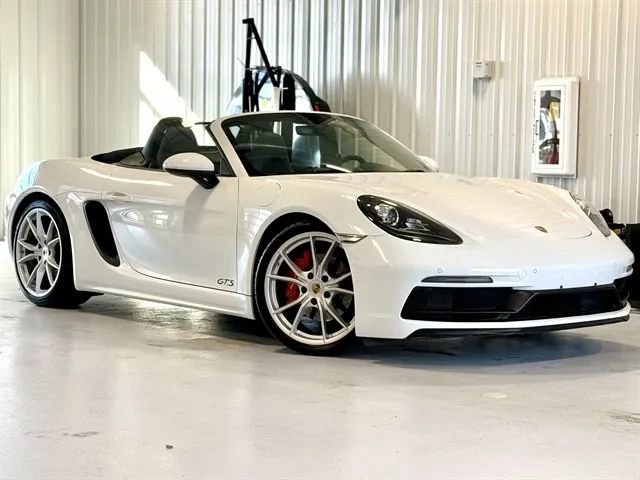Used 2018 Porsche 718 Boxster GTS image 1