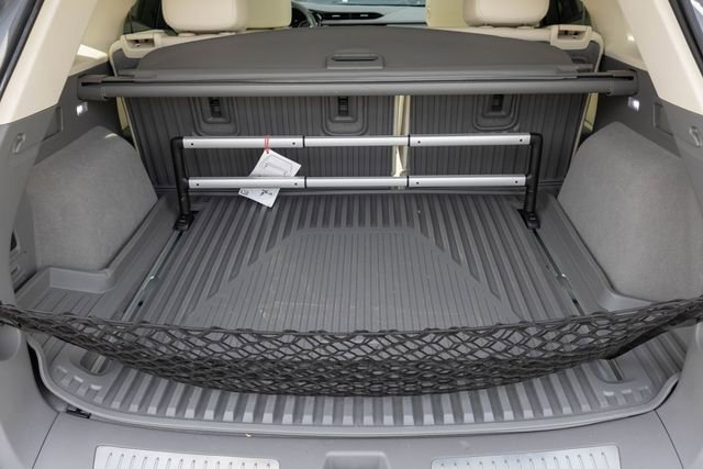 Used 2024 Cadillac XT5 Premium Luxury w/ Technology Package image 28