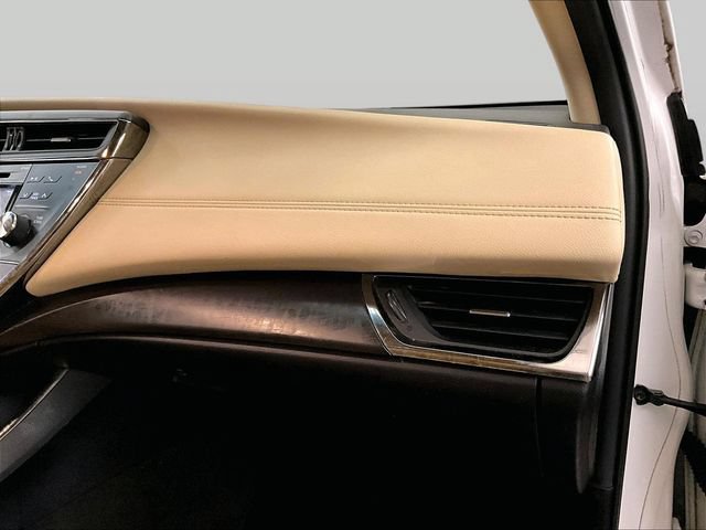 Used 2017 Toyota Avalon XLE Premium w/ All Weather Liner Package FWD image 16