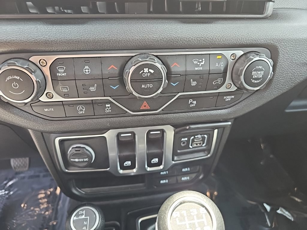 Certified 2025 Jeep Wrangler Sport AWD/4WD image 25