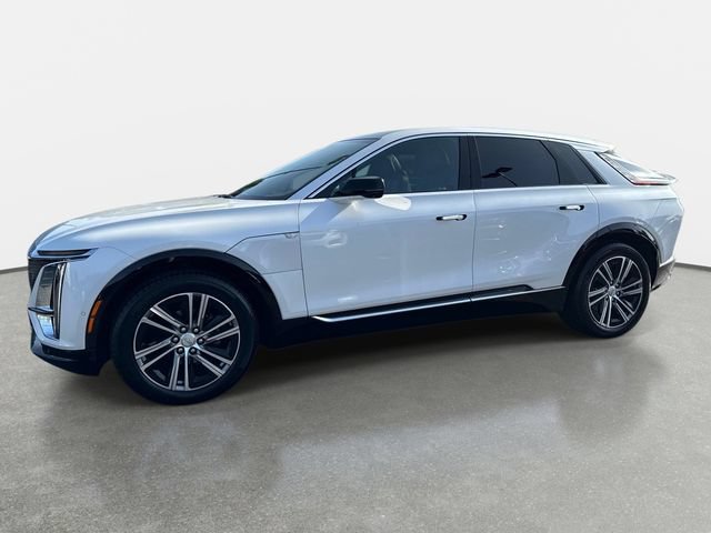 Certified 2024 Cadillac Lyriq Luxury AWD/4WD image 2
