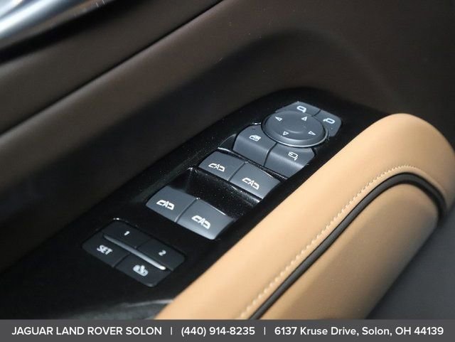 Used 2022 Cadillac Escalade Premium Luxury w/ Performance Package AWD/4WD image 35