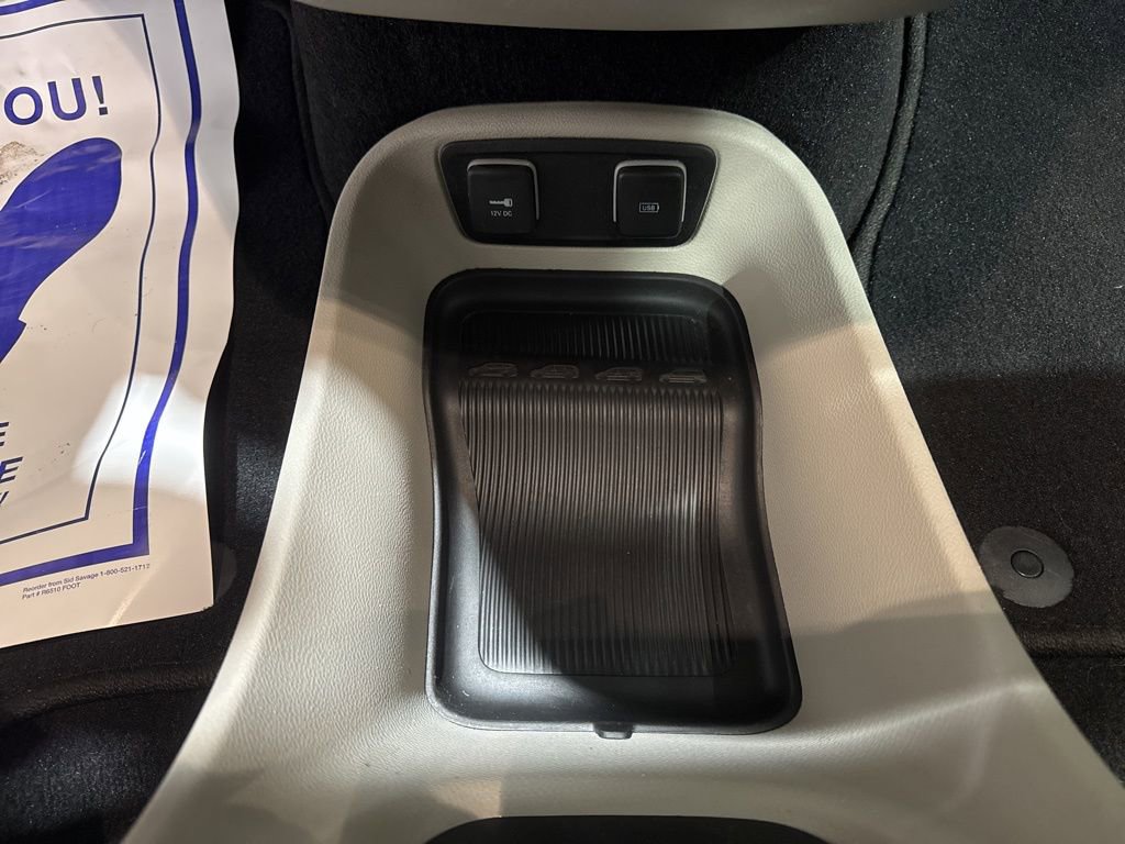 Used 2018 Chrysler Pacifica Touring-L image 29