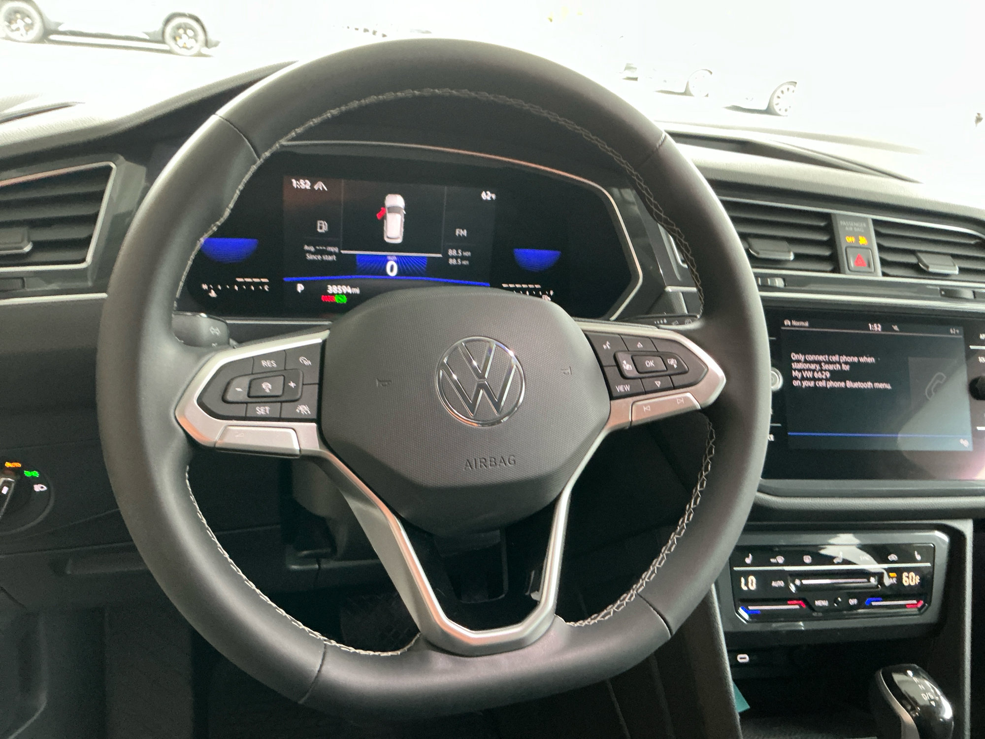 Used 2022 Volkswagen Tiguan SE image 13