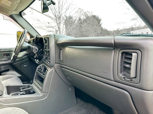 Used 2006 GMC Sierra 3500 SLE w/ Snow Plow Prep Package image 28