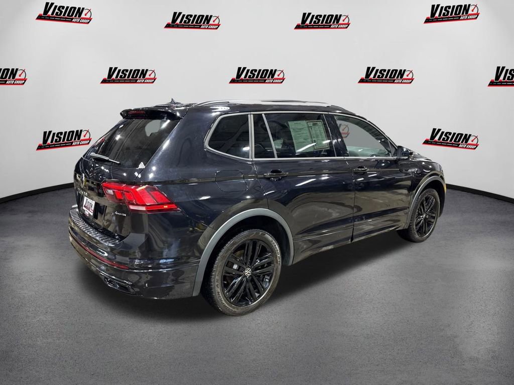 Used 2022 Volkswagen Tiguan SE R-Line image 5