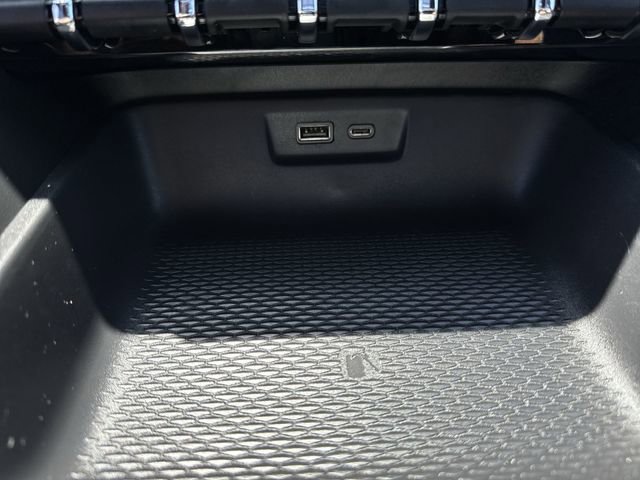 Used 2025 GMC Terrain Elevation w/ Elevation Premium Package FWD image 36