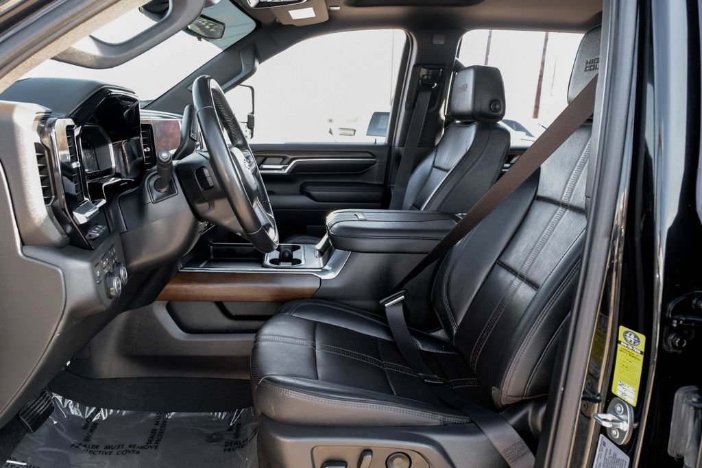 Used 2024 Chevrolet Silverado 3500 High Country w/ High Country Premium Package AWD/4WD image 31