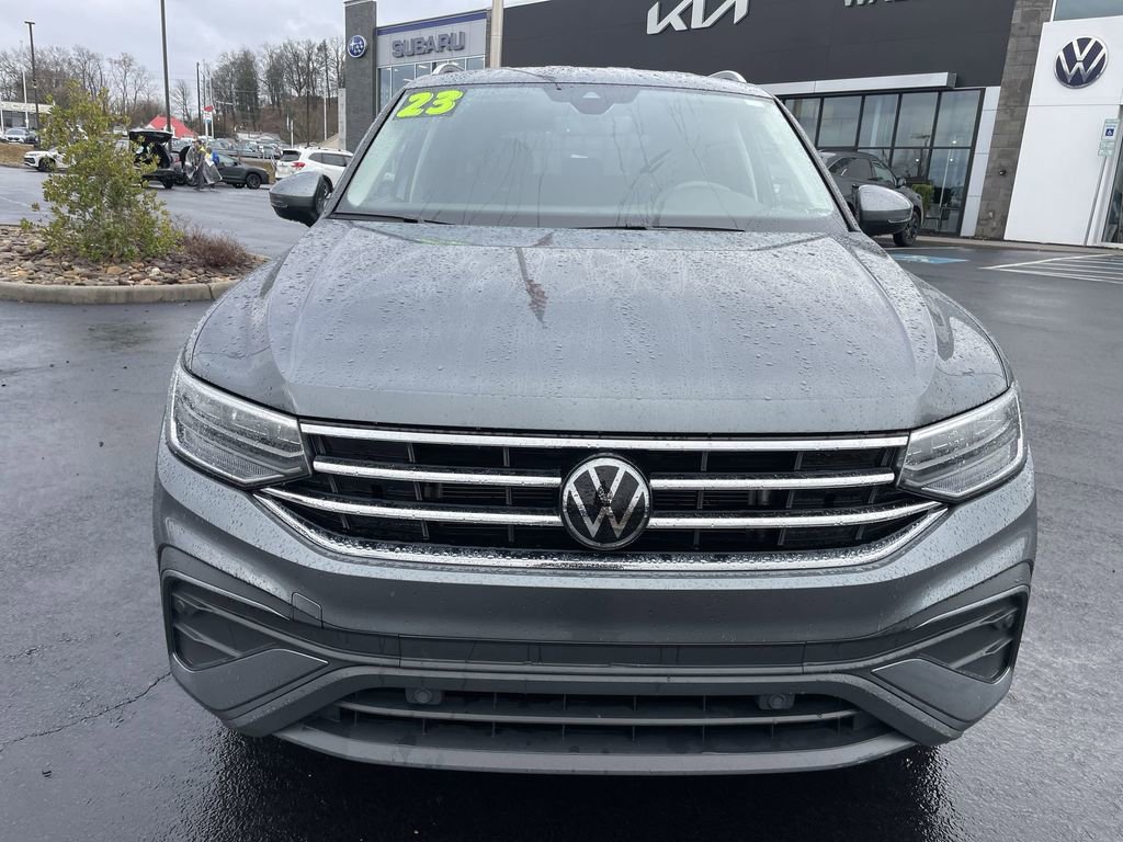 Certified 2023 Volkswagen Tiguan SE image 2