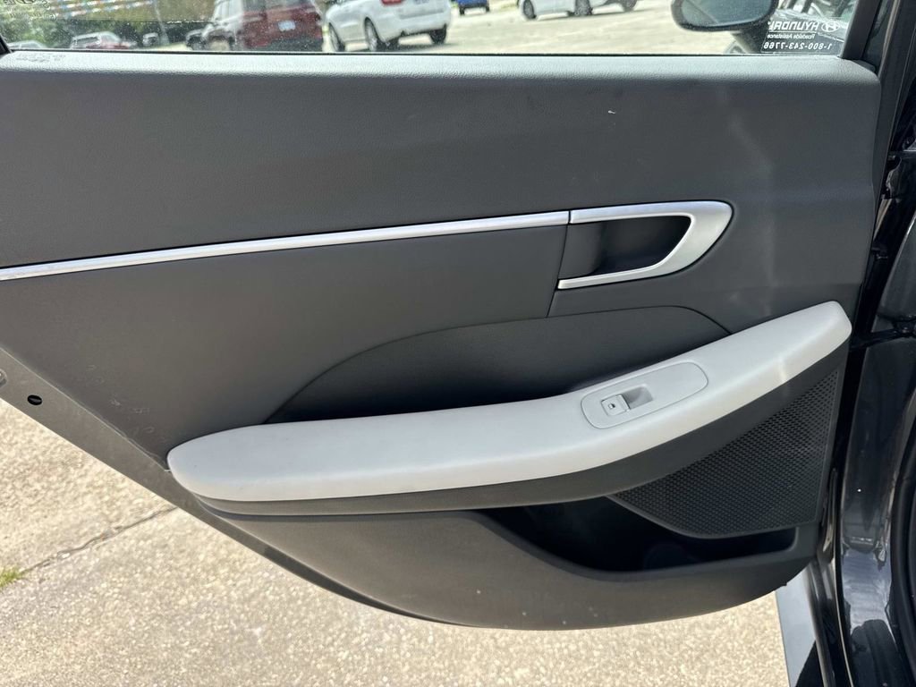 Used 2025 Hyundai Sonata SEL FWD image 29