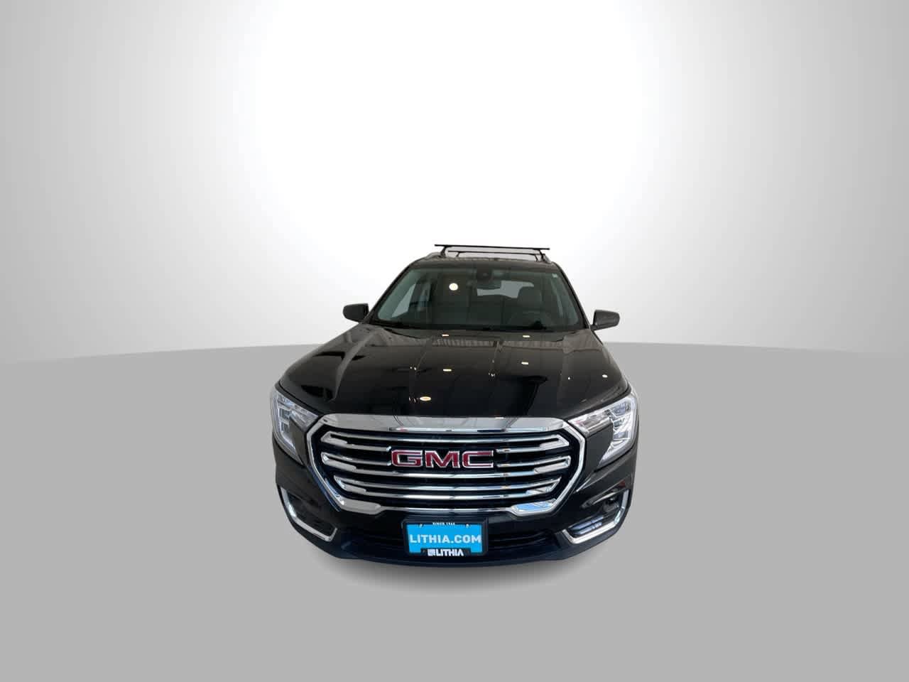 Used 2022 GMC Terrain SLT w/ LPO, Floor Liner Package AWD/4WD image 3
