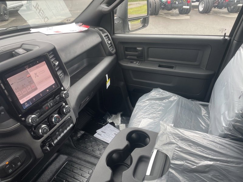 New 2025 RAM 3500 Tradesman w/ Chrome Appearance Group image 14