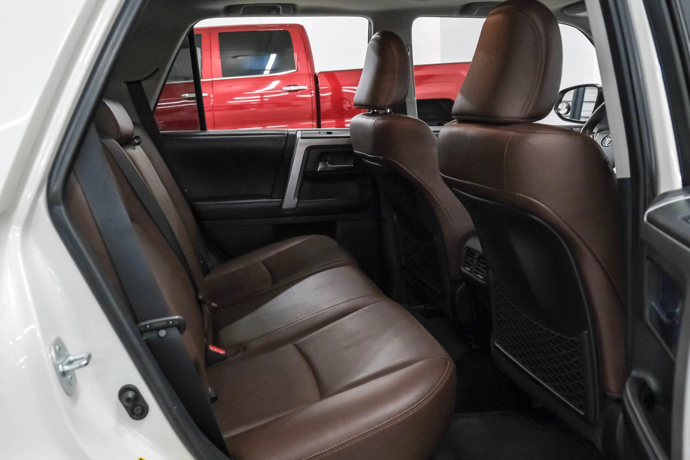 Used 2016 Toyota 4Runner Limited AWD/4WD image 32