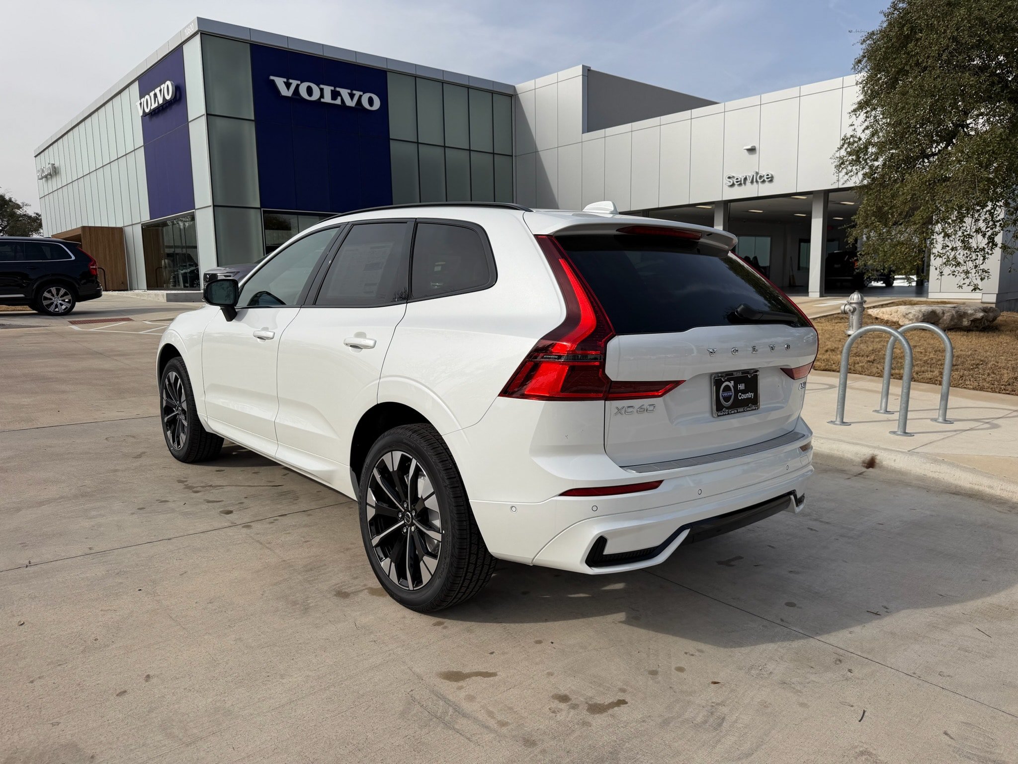 New 2026 Volvo XC60 B5 Plus w/ Protection Package Premier AWD/4WD image 4