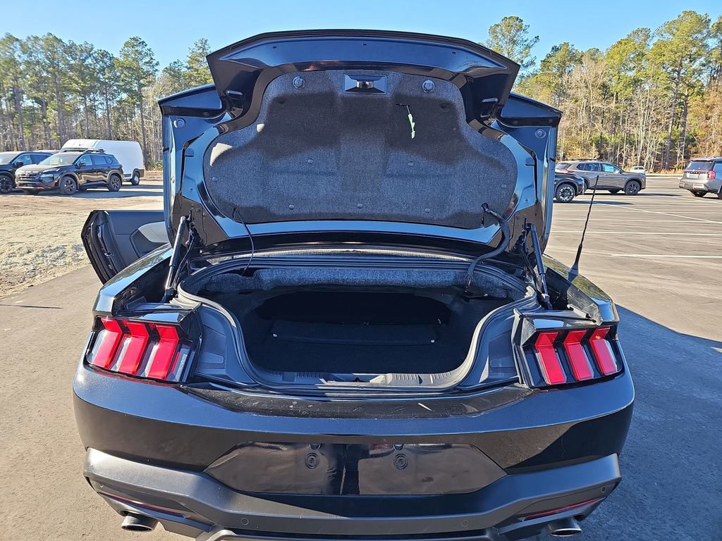 Used 2024 Ford Mustang Premium image 17