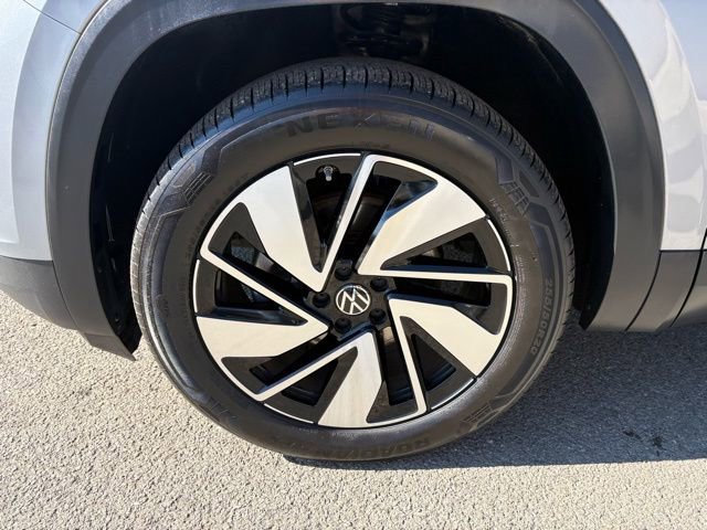 Used 2025 Volkswagen Atlas SEL image 13