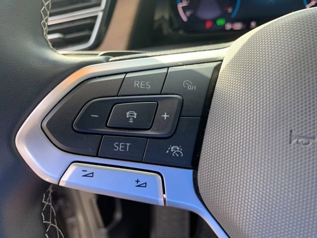 Used 2025 Volkswagen Atlas SE FWD image 25