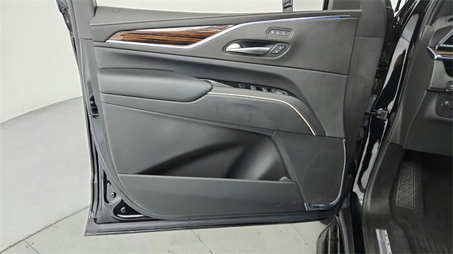 Certified 2022 Cadillac Escalade Premium Luxury image 9