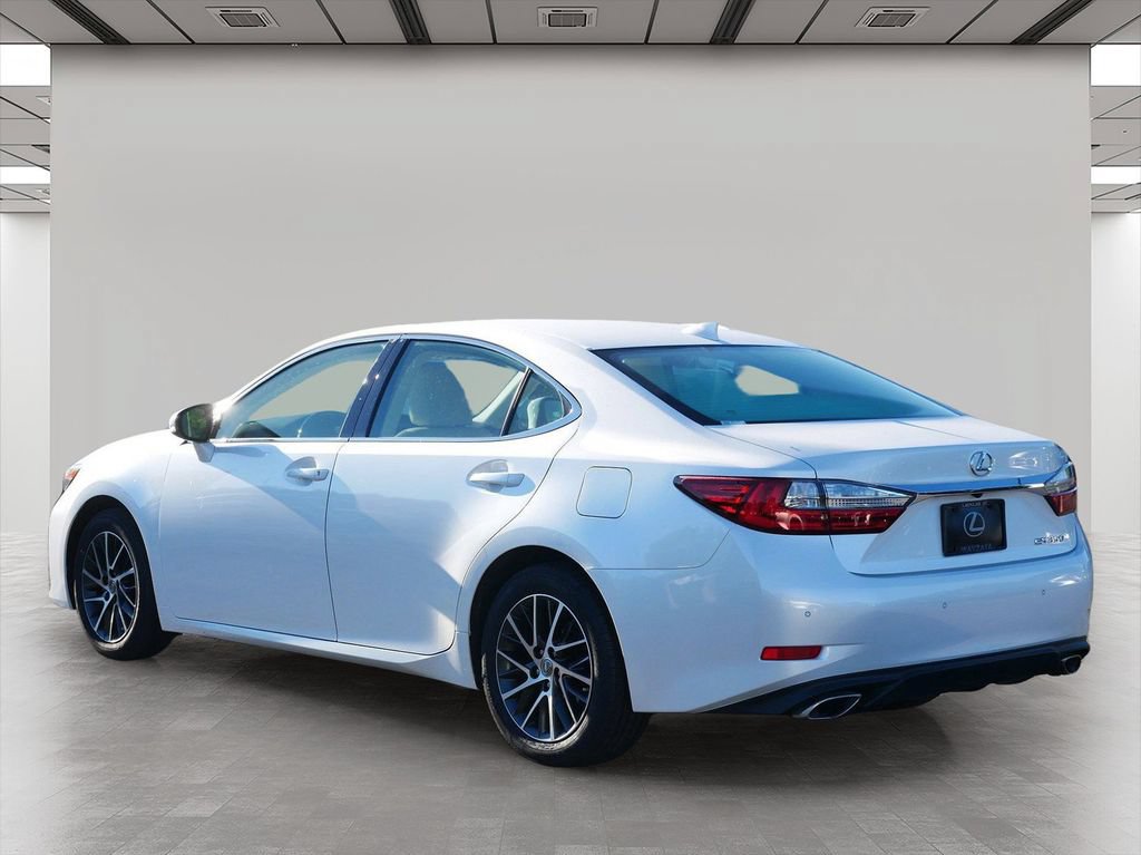 Used 2017 Lexus ES 350 w/ Premium Package FWD image 4
