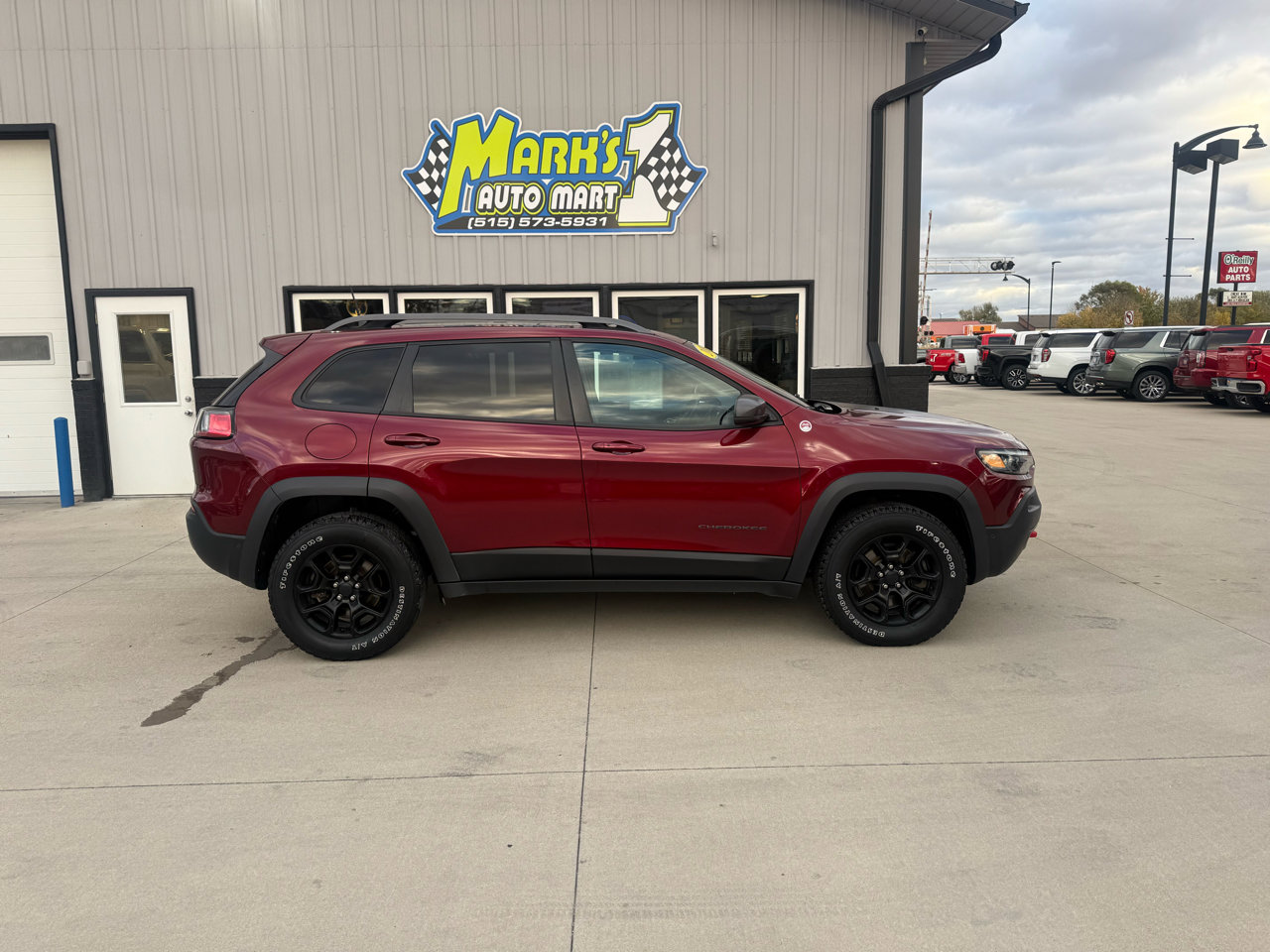 Used 2019 Jeep Cherokee Trailhawk image 7